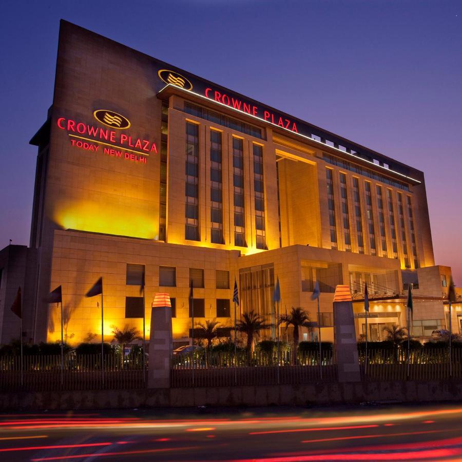 Hotel Crowne Plaza New Delhi Okhla By Ihg Exterior foto Crowne Plaza Hotel, New Delhi